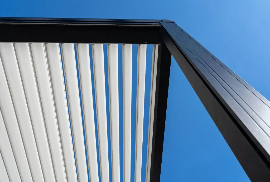 pérgola adosada a pared precios